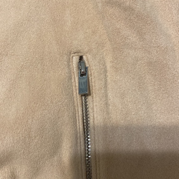 Nude suede bomber jacket. In size small. - Picture 3 of 3